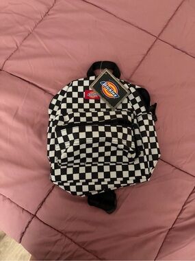 dooney mini backpack & Bourke Women's Plumeria Zip Pod in White Adjustable shoulder straps airy-blue Colour:Ash Grey NWT$88 Lululemon All Night